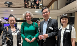 Vice-Chancellor and alumni at Hong Kong event