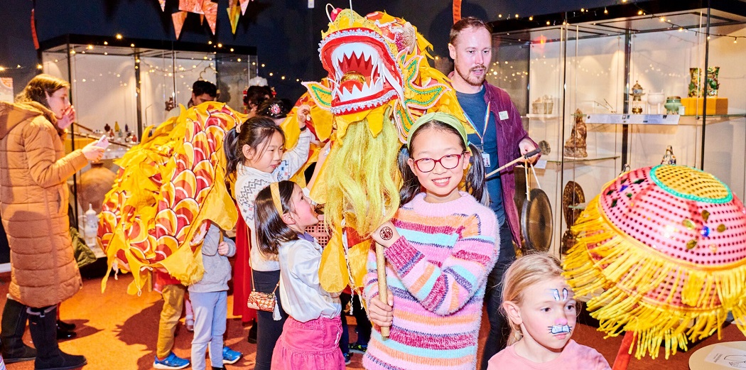 Children with Oriental Museum Dragon