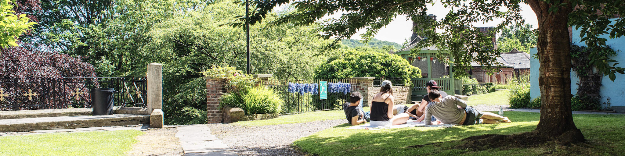 Students having a picnic in the St John's College gardens
