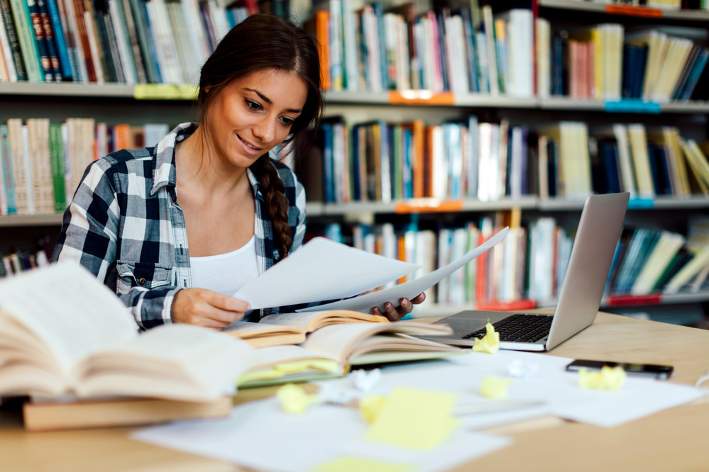 TStudent studying in the library