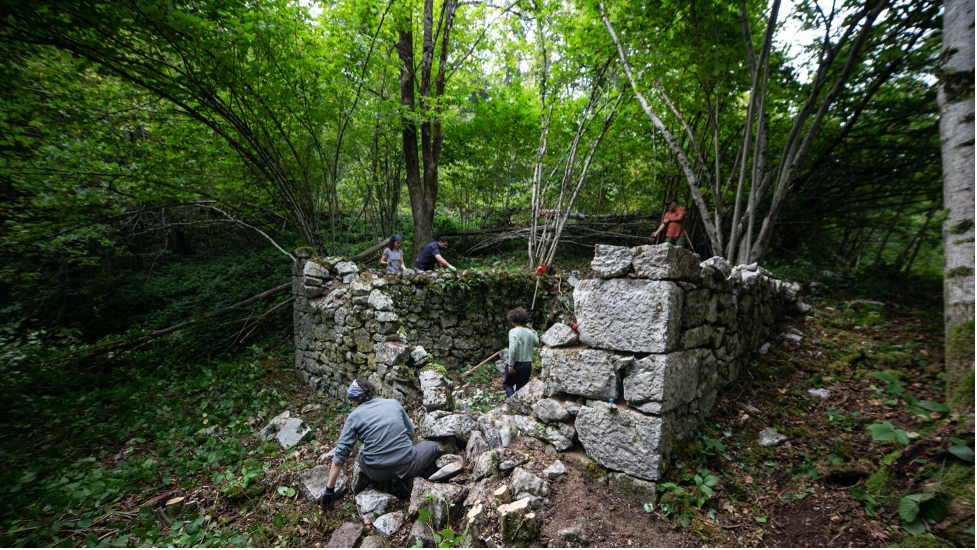 Excavating the Tomić camp, September 2020