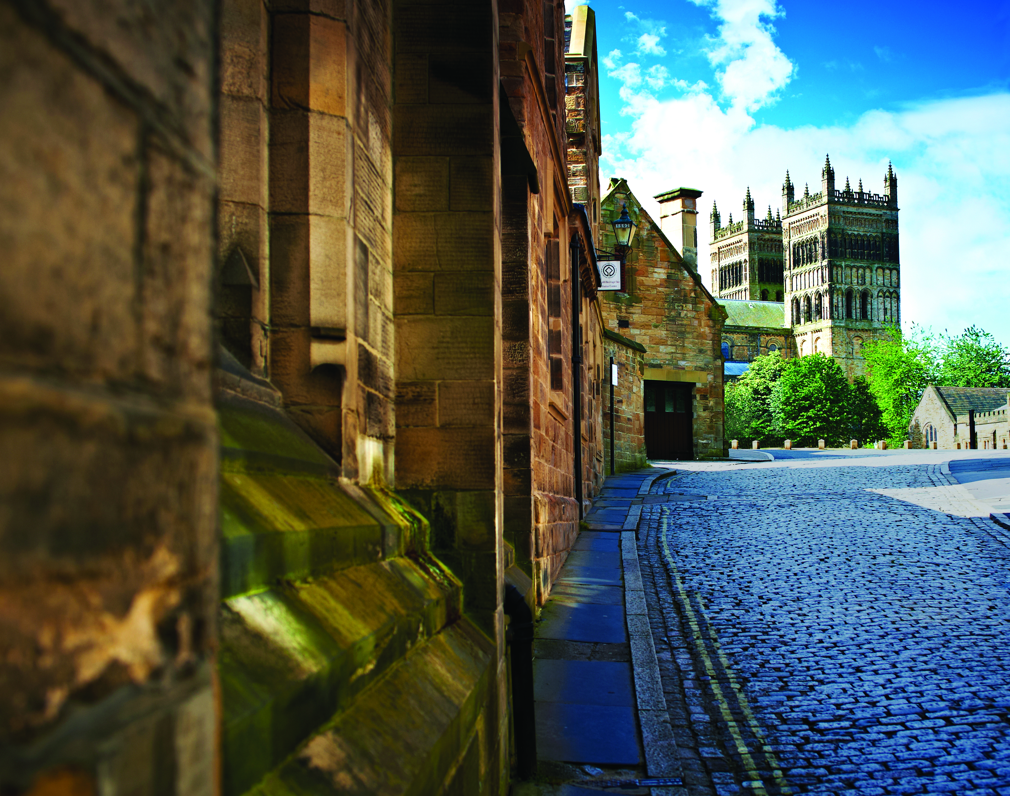 TCobbled street leading up to Durham Cathedral.