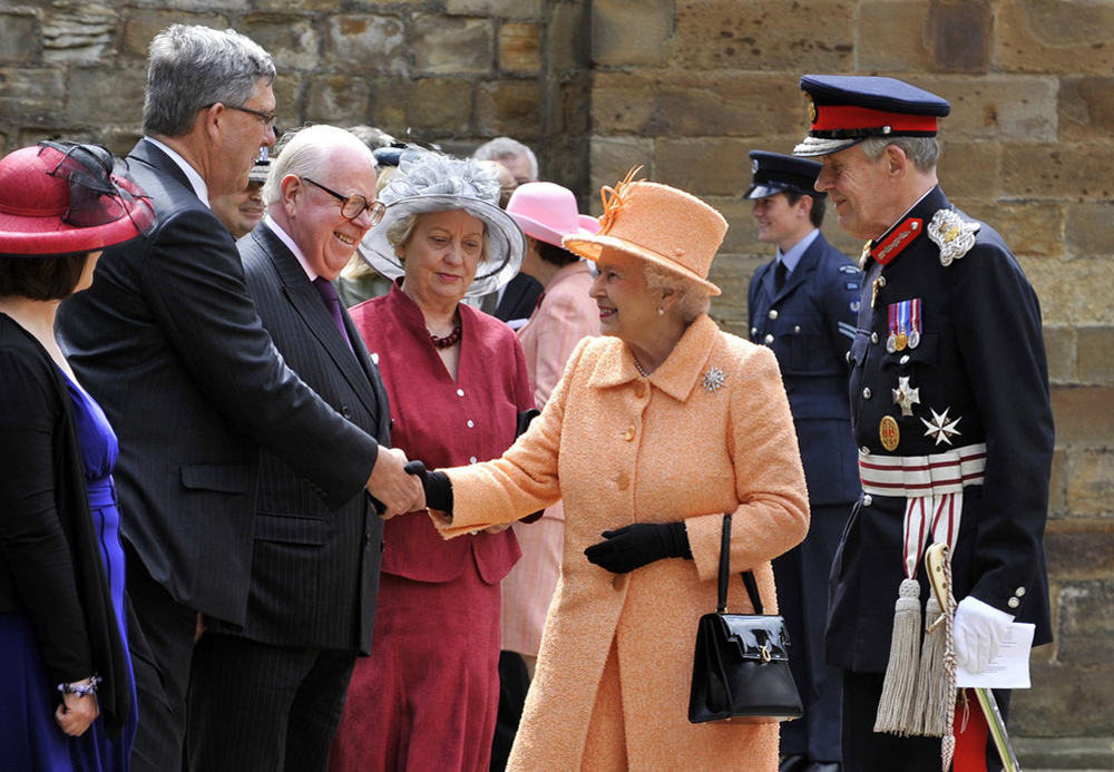 Queen Elizabeth meeting people at Diamond Jubilee