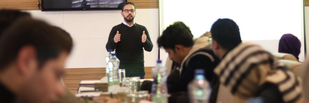 Mr Anas Almassri delivering a talk in Gaza in 2018. Credit: Nada Flaifel, Me To You Initiative