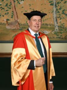 Lord Kim Darroch honorary degree. Credit Durham University-Ede & Ravenscroft Photography