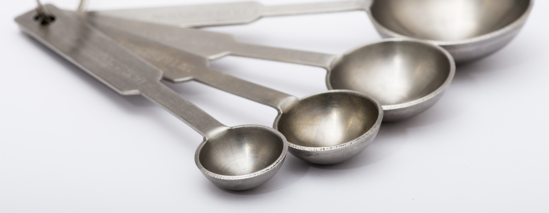 Metal measuring spoons